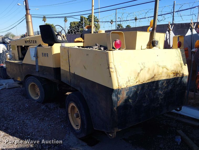 image for item EE5013 1973 Hyster 9WR pneumatic roller