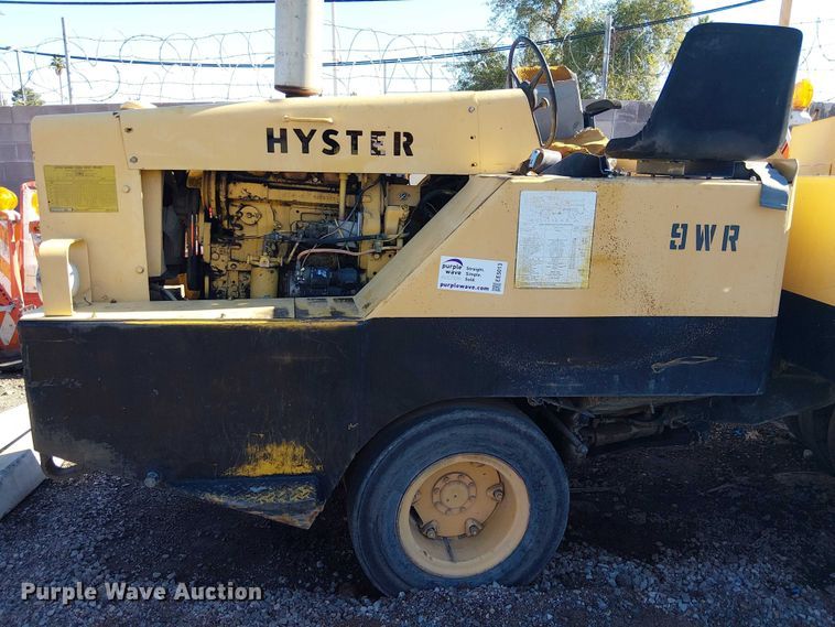 image for item EE5013 1973 Hyster 9WR pneumatic roller