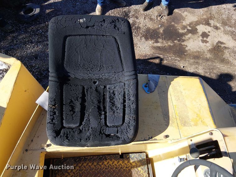 image for item EE5013 1973 Hyster 9WR pneumatic roller