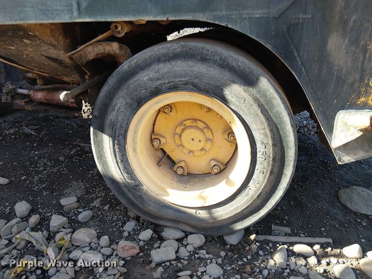 image for item EE5013 1973 Hyster 9WR pneumatic roller