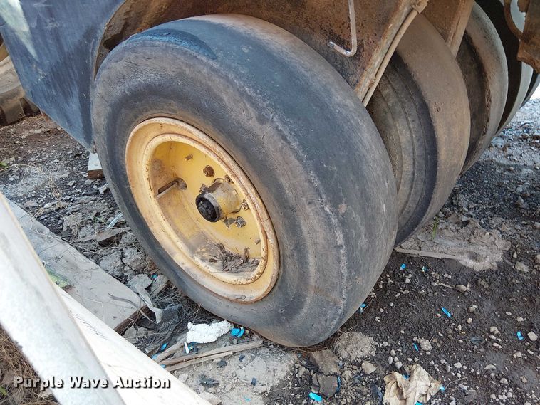 image for item EE5013 1973 Hyster 9WR pneumatic roller