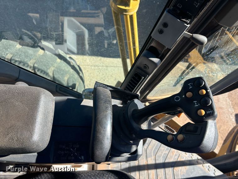 image for item EE5014 2019 Caterpillar 12M3 motor grader