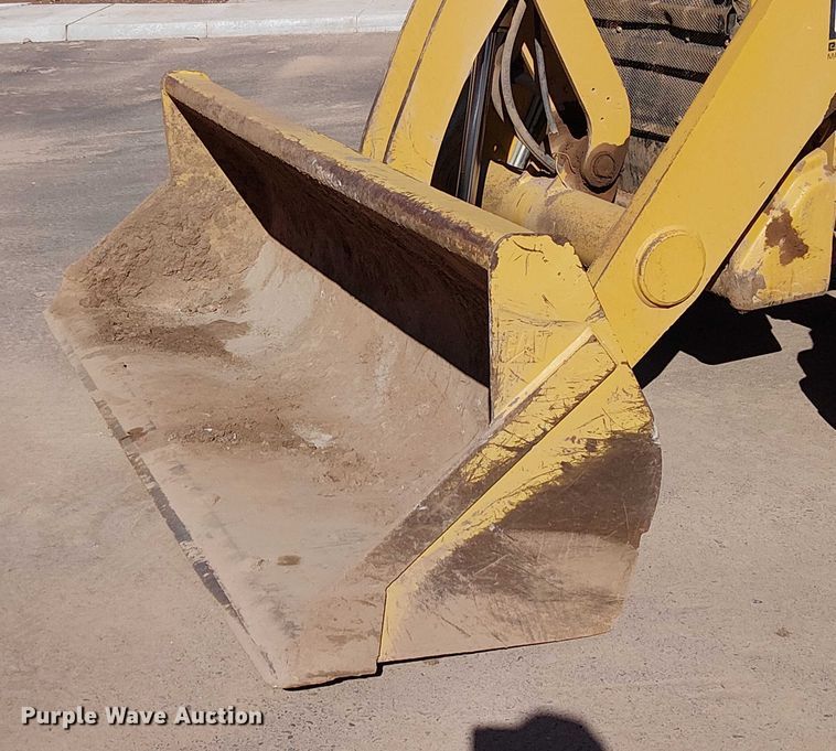 image for item EE5015 2020 Caterpillar 415F2IL landscape tractor