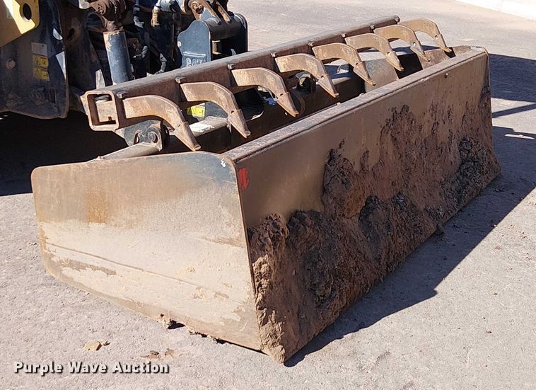 image for item EE5015 2020 Caterpillar 415F2IL landscape tractor