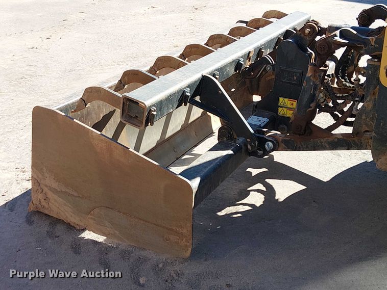 image for item EE5015 2020 Caterpillar 415F2IL landscape tractor