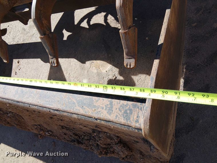 image for item EE5015 2020 Caterpillar 415F2IL landscape tractor