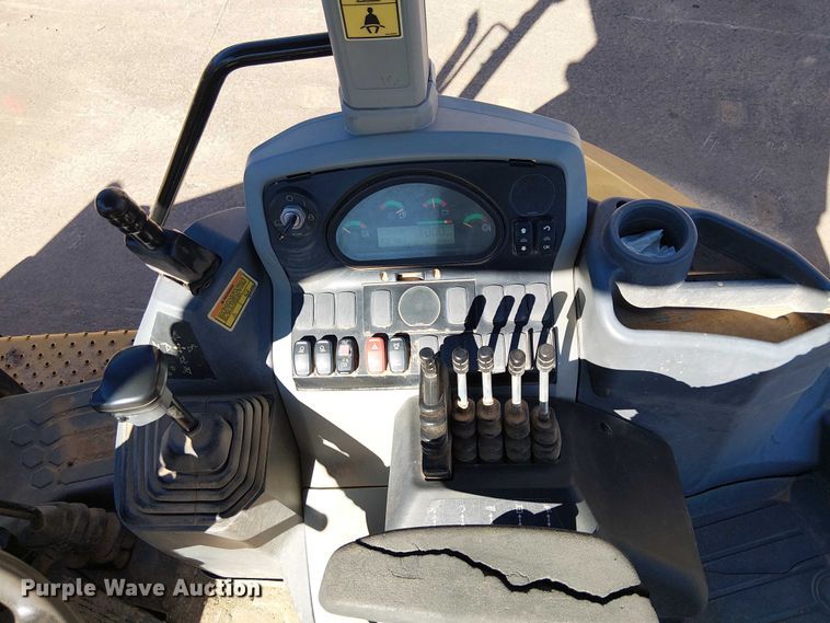 image for item EE5015 2020 Caterpillar 415F2IL landscape tractor