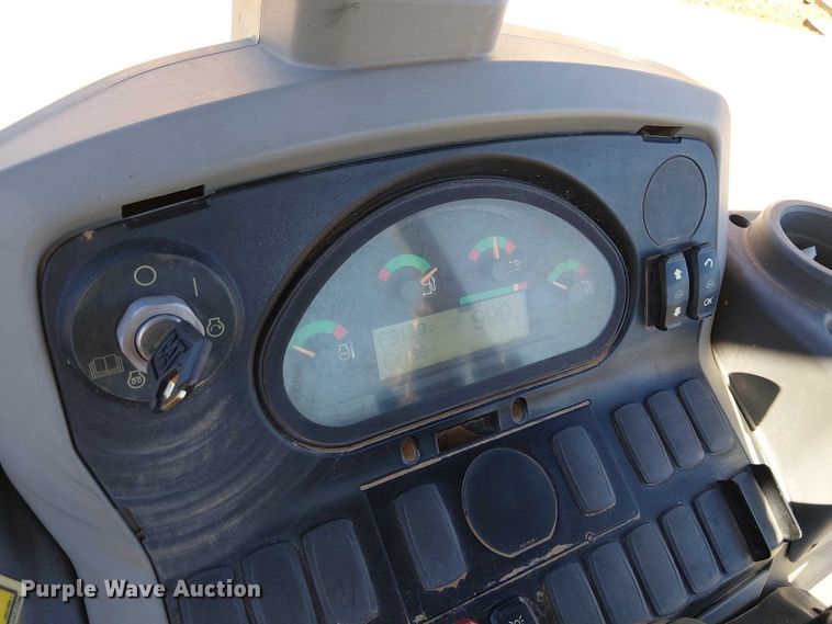 image for item EE5015 2020 Caterpillar 415F2IL landscape tractor