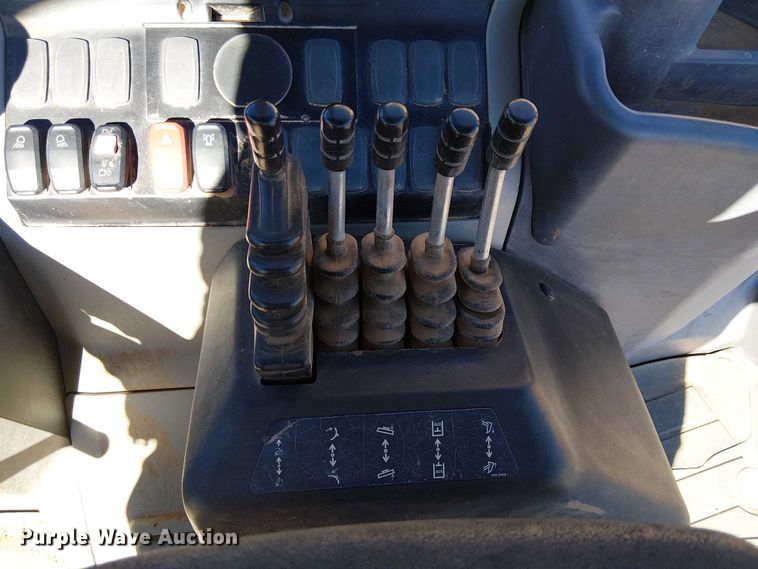 image for item EE5015 2020 Caterpillar 415F2IL landscape tractor