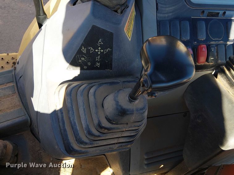 image for item EE5015 2020 Caterpillar 415F2IL landscape tractor