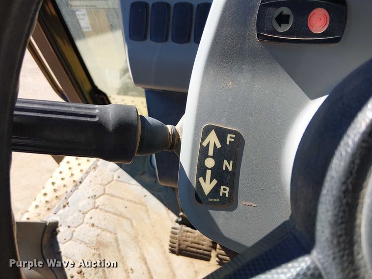 image for item EE5015 2020 Caterpillar 415F2IL landscape tractor