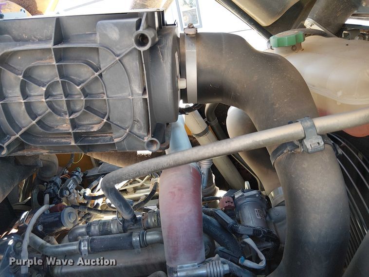 image for item EE5015 2020 Caterpillar 415F2IL landscape tractor