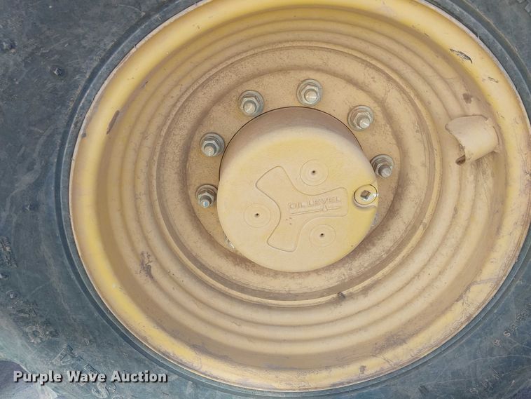 image for item EE5015 2020 Caterpillar 415F2IL landscape tractor