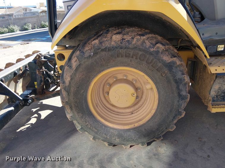 image for item EE5015 2020 Caterpillar 415F2IL landscape tractor