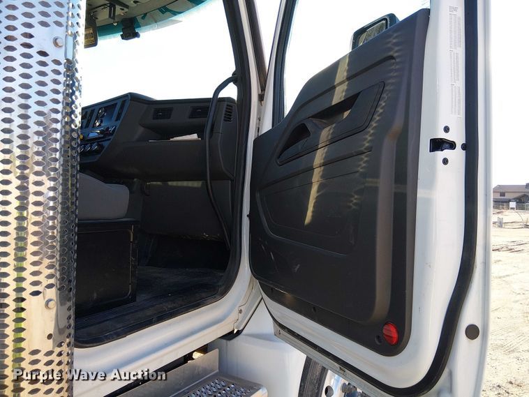 image for item EE5018 2024 Kenworth T480 water truck