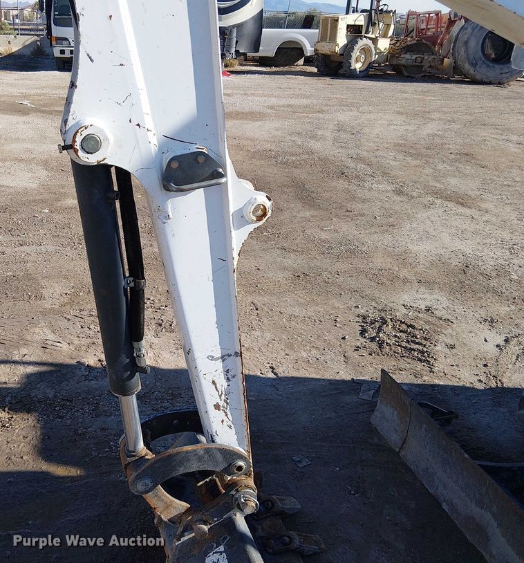 image for item EE5022 2016 Bobcat E20 mini excavator