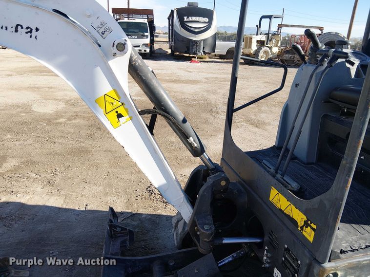 image for item EE5022 2016 Bobcat E20 mini excavator