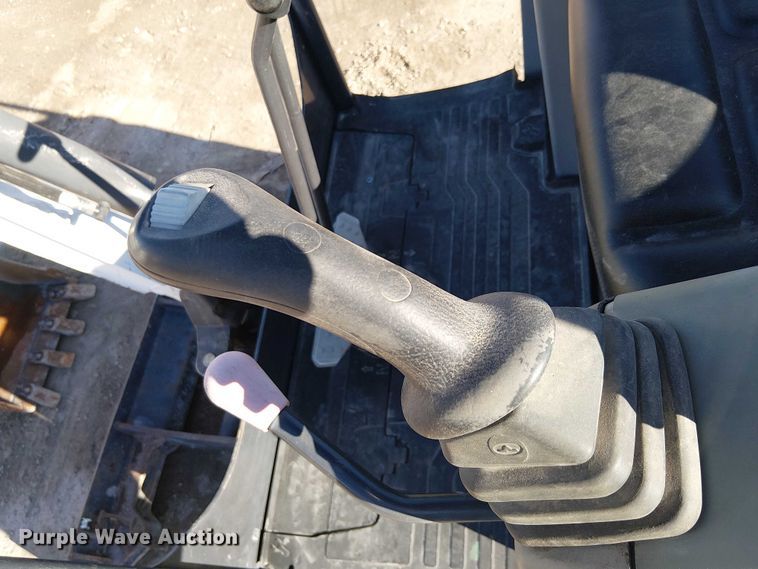 image for item EE5022 2016 Bobcat E20 mini excavator