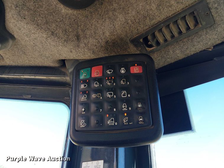 image for item EE5054 2015 John Deere 750K XLT dozer