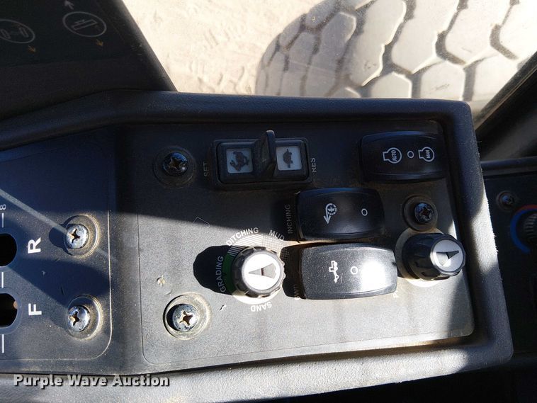 image for item EE5055 2015 John Deere 772 GP motor grader