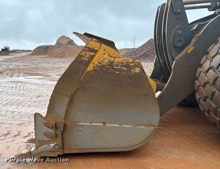 image for item EF6198 2022 John Deere 844L wheel loader