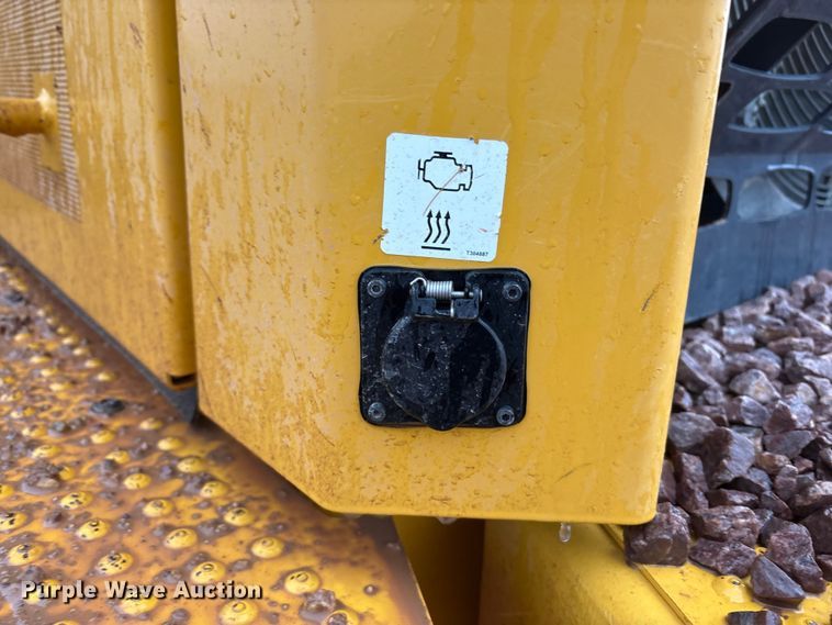 image for item EF6198 2022 John Deere 844L wheel loader