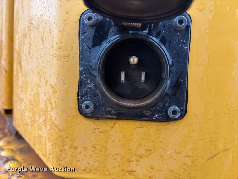 image for item EF6198 2022 John Deere 844L wheel loader