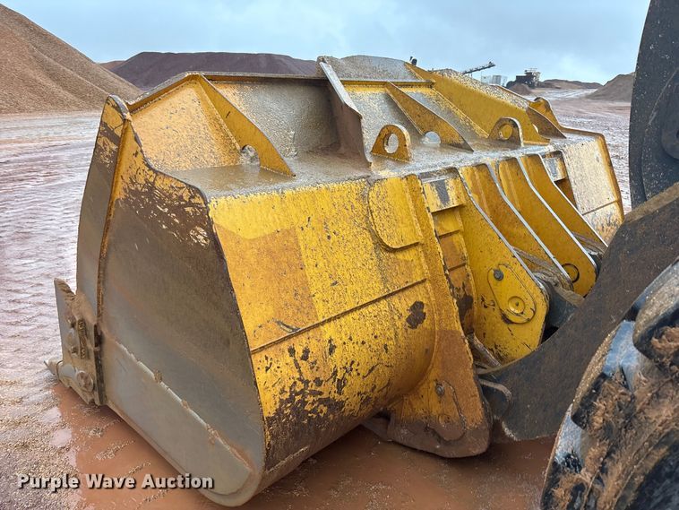 image for item EF6198 2022 John Deere 844L wheel loader