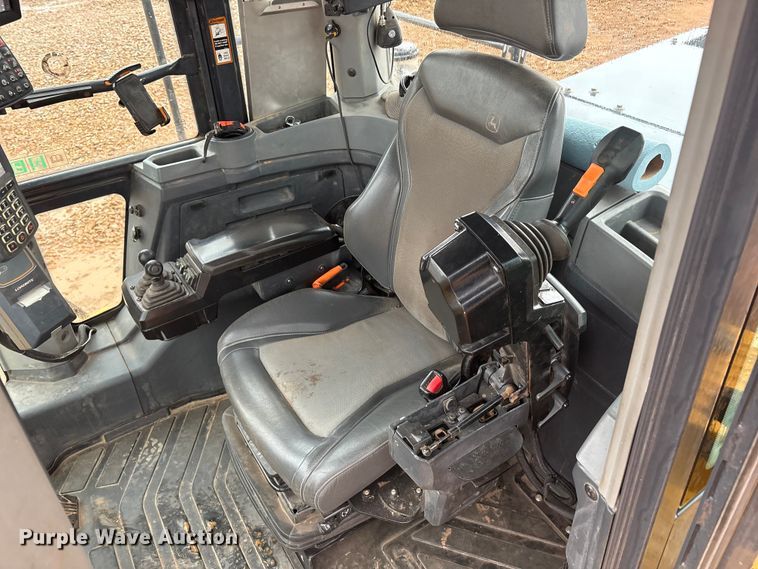 image for item EF6198 2022 John Deere 844L wheel loader