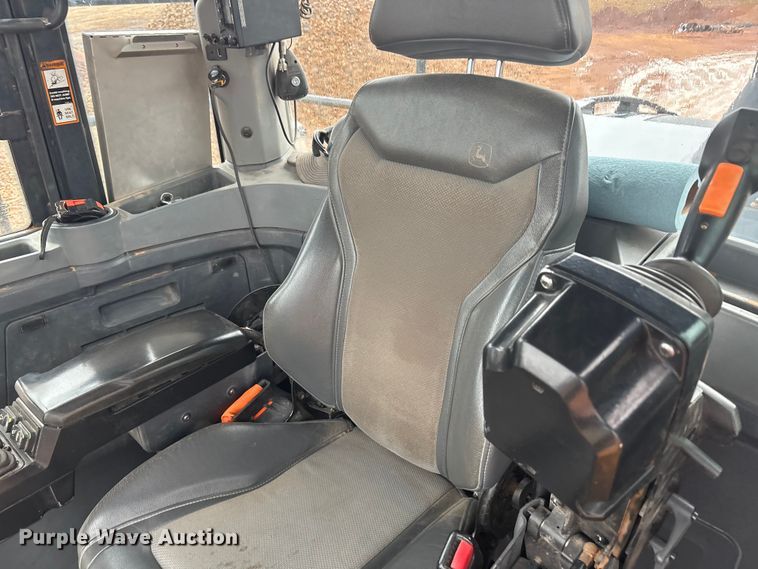 image for item EF6198 2022 John Deere 844L wheel loader