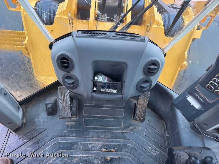 image for item EF6198 2022 John Deere 844L wheel loader