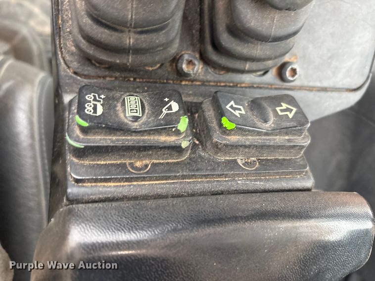 image for item EF6198 2022 John Deere 844L wheel loader