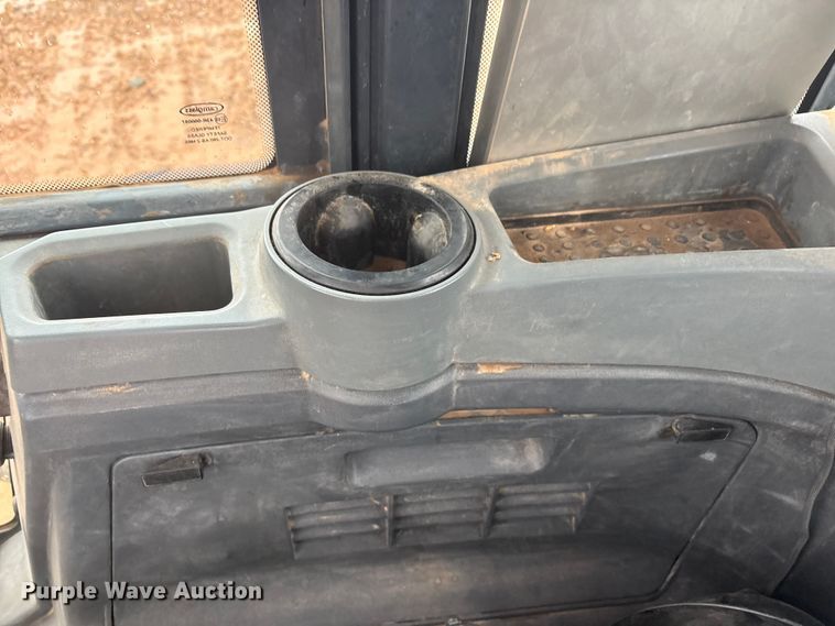 image for item EF6198 2022 John Deere 844L wheel loader