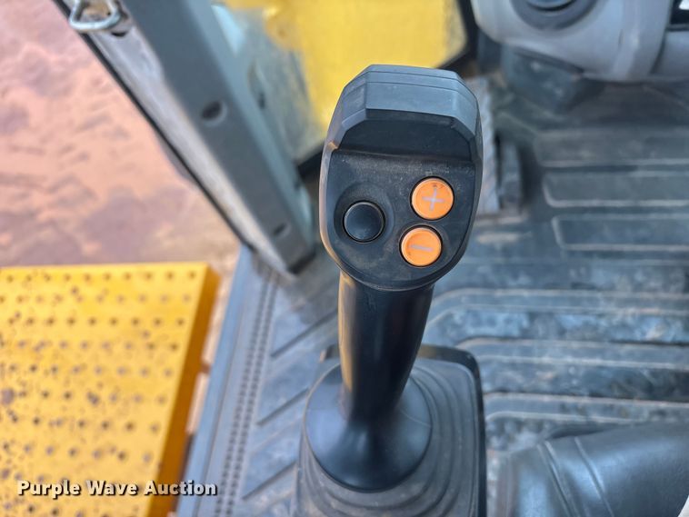 image for item EF6198 2022 John Deere 844L wheel loader