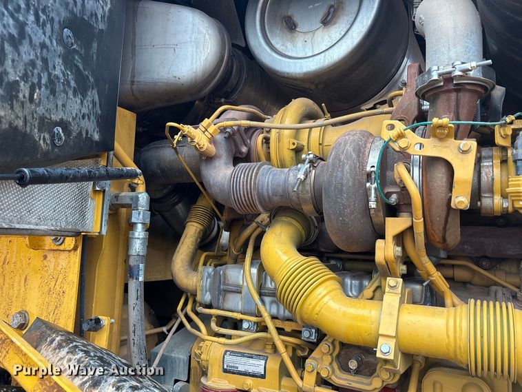 image for item EF6198 2022 John Deere 844L wheel loader