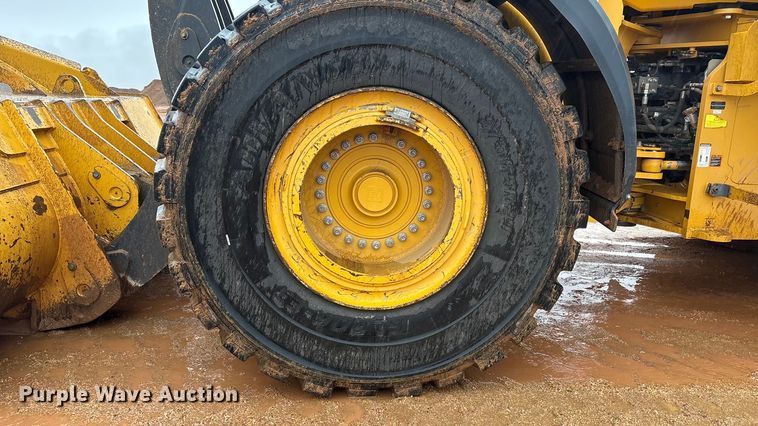 image for item EF6198 2022 John Deere 844L wheel loader