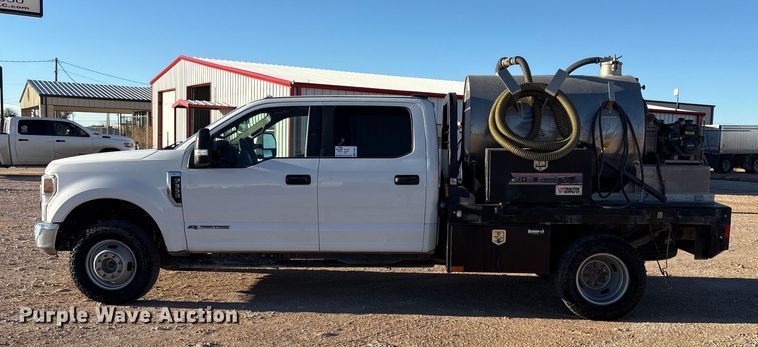 image for item EF6201 2022 Ford F350 Super Duty flatbed pickup truck