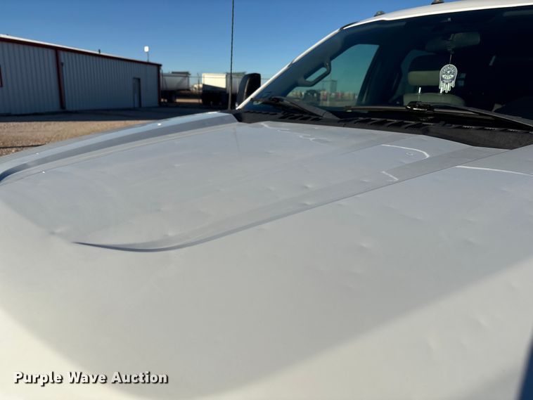 image for item EF6201 2022 Ford F350 Super Duty flatbed pickup truck