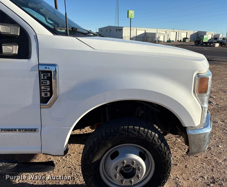 image for item EF6201 2022 Ford F350 Super Duty flatbed pickup truck