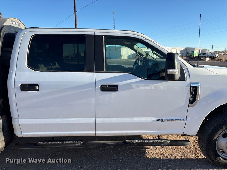 image for item EF6201 2022 Ford F350 Super Duty flatbed pickup truck