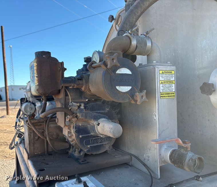 image for item EF6201 2022 Ford F350 Super Duty flatbed pickup truck