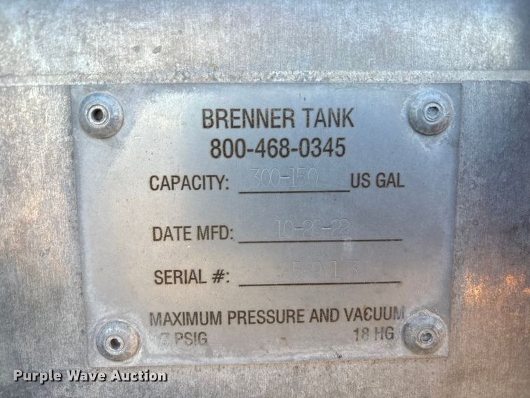 image for item EF6201 2022 Ford F350 Super Duty flatbed pickup truck