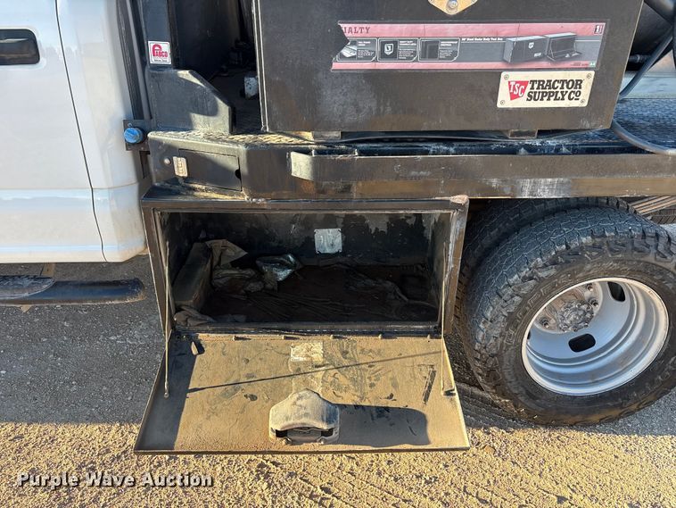 image for item EF6201 2022 Ford F350 Super Duty flatbed pickup truck