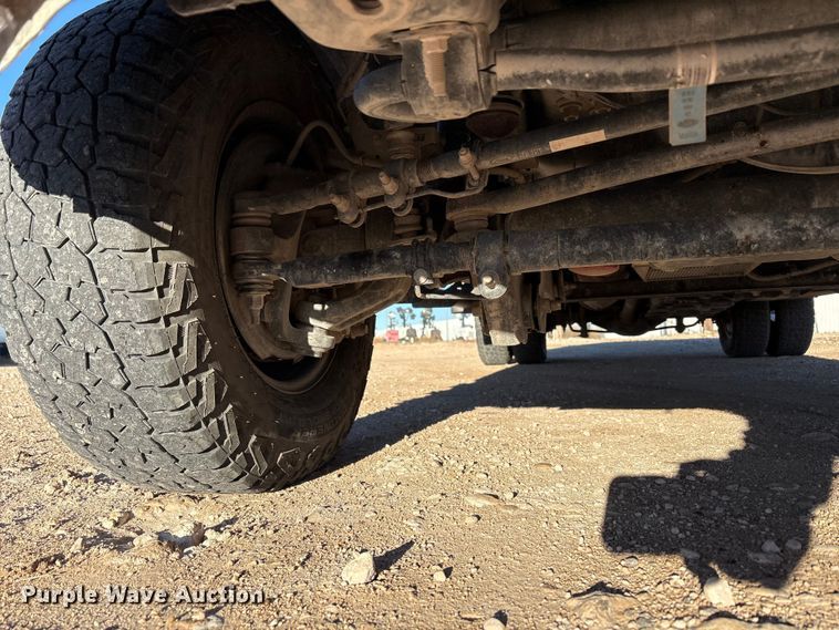 image for item EF6201 2022 Ford F350 Super Duty flatbed pickup truck