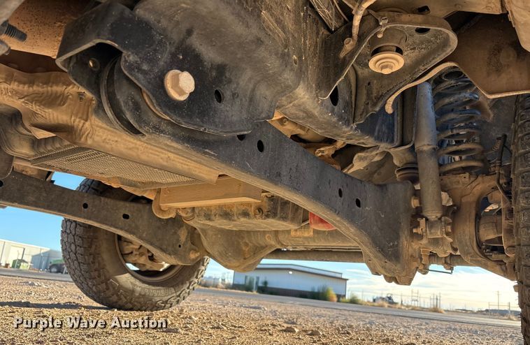 image for item EF6201 2022 Ford F350 Super Duty flatbed pickup truck