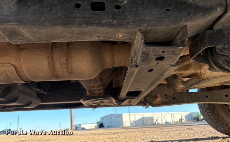 image for item EF6201 2022 Ford F350 Super Duty flatbed pickup truck