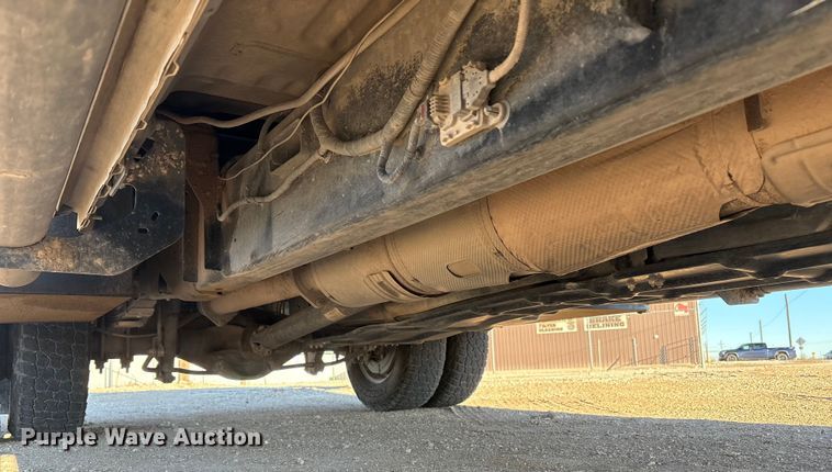 image for item EF6201 2022 Ford F350 Super Duty flatbed pickup truck