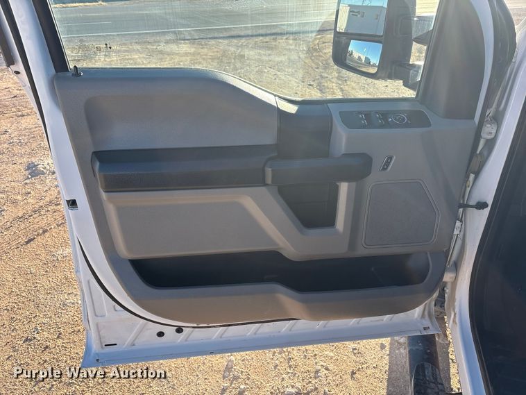 image for item EF6201 2022 Ford F350 Super Duty flatbed pickup truck