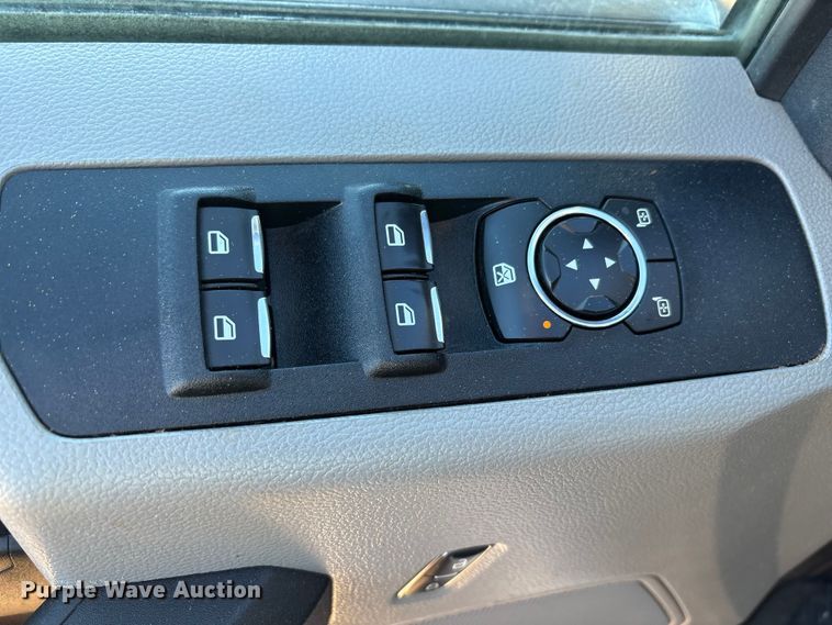 image for item EF6201 2022 Ford F350 Super Duty flatbed pickup truck