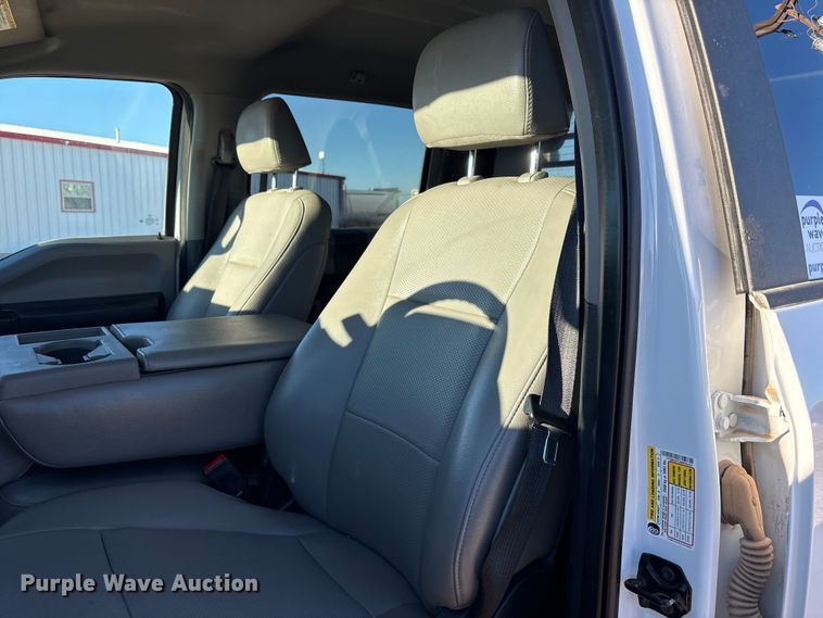 image for item EF6201 2022 Ford F350 Super Duty flatbed pickup truck